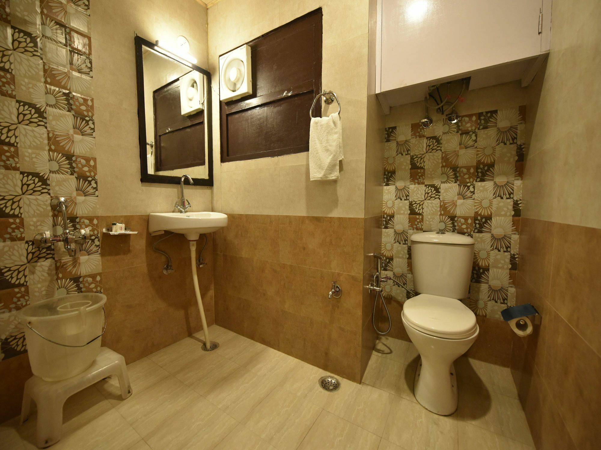 Oyo 8917 Hotel Crystal Palace Шімла Екстер'єр фото
